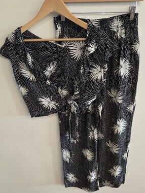 Billabong Black and White Palm Print matching set